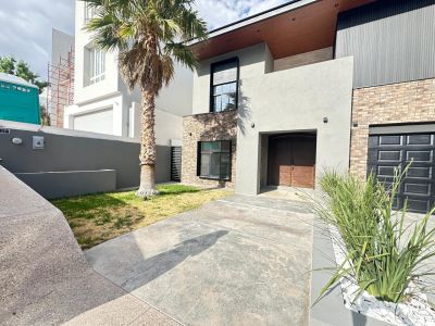 RESIDENCIA EN RENTA BOSQUES SAN FCO 